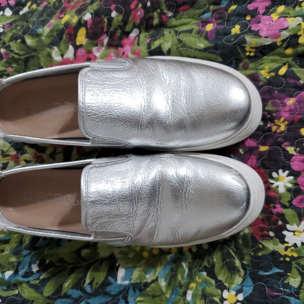 Bcbgeneration Casey Leather Silver Platform Slip-… - image 1